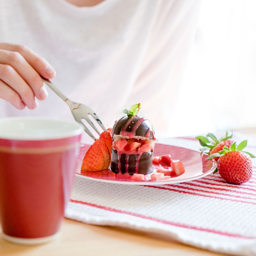 Niemetz Dessert: Erdbeeren Schwedenbomben